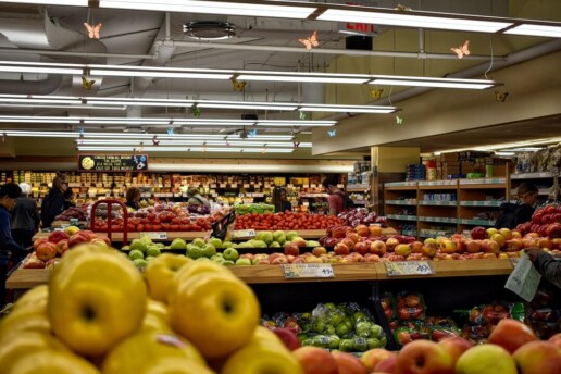 На некоторые продукты цены не поднимутся до конца года