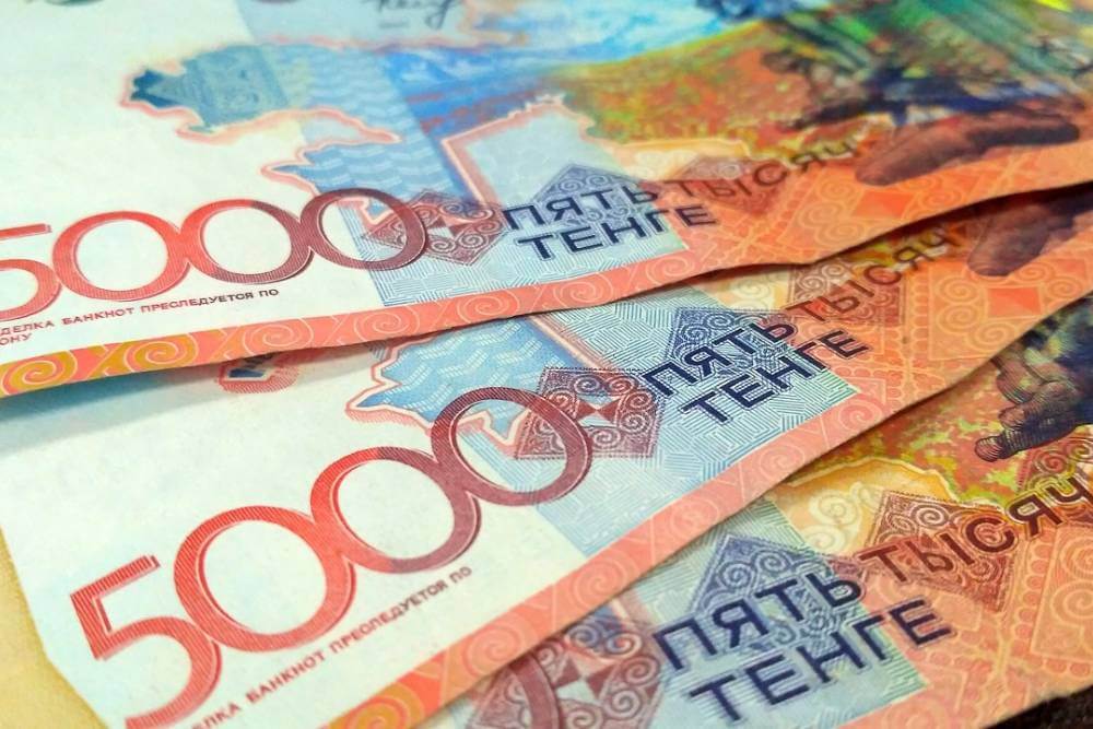 Нацбанк Казахстана выпустил юбилейную банкноту в честь президента Нурсултана Назарбаева
